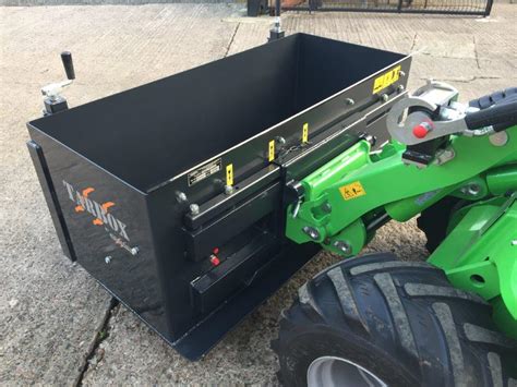 tailgate asphalt spreader box